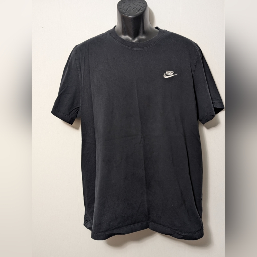 Men's Nike Classic Embroidered Logo Athletic Black T-shirt Size XL